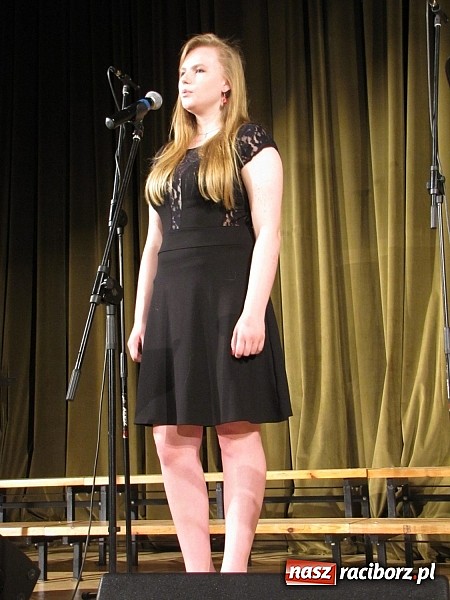 Zdjęcie w galerii na portalu naszraciborz.pl: Doskonały koncert na finał warsztat&oacute;w wokalnych z Adamem Kosewskim w RCK wiadomości z regionu