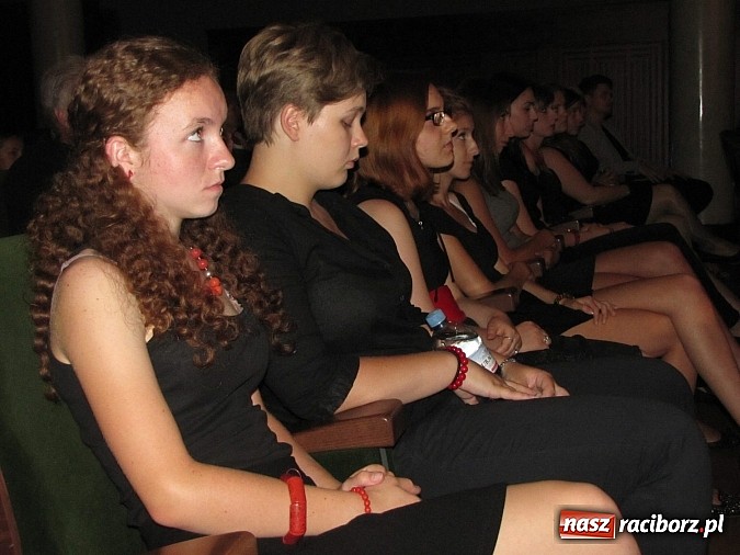 Zdjęcie w galerii na portalu naszraciborz.pl: Doskonały koncert na finał warsztat&oacute;w wokalnych z Adamem Kosewskim w RCK wiadomości z regionu