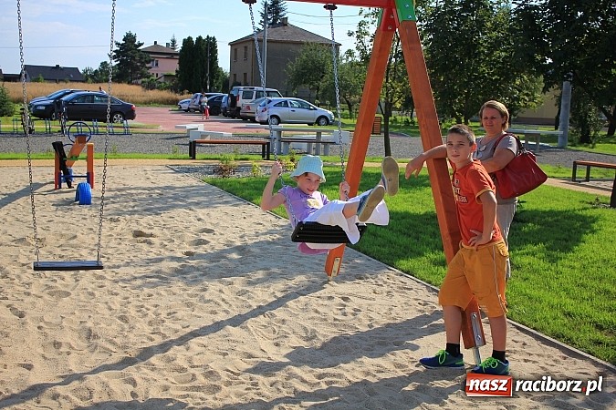 Zdjęcie w galerii na portalu naszraciborz.pl: Festyn sportowy i otwarcie placu zabaw wiadomości z regionu