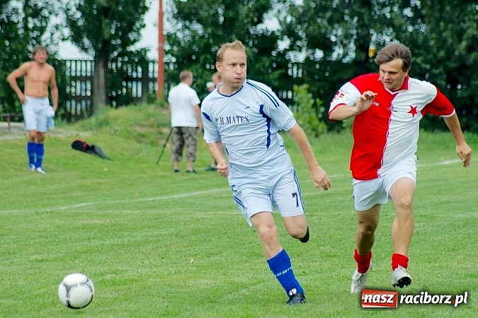Zdjęcie w galerii na portalu naszraciborz.pl: Przednia zabawa w Owsiszczach. Oldboje Krzyżanowic z Pucharem Wójta wiadomości z regionu