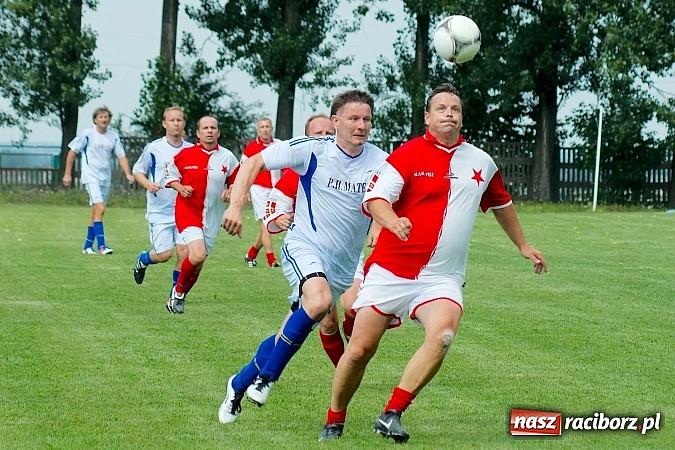 Zdjęcie w galerii na portalu naszraciborz.pl: Przednia zabawa w Owsiszczach. Oldboje Krzyżanowic z Pucharem Wójta wiadomości z regionu