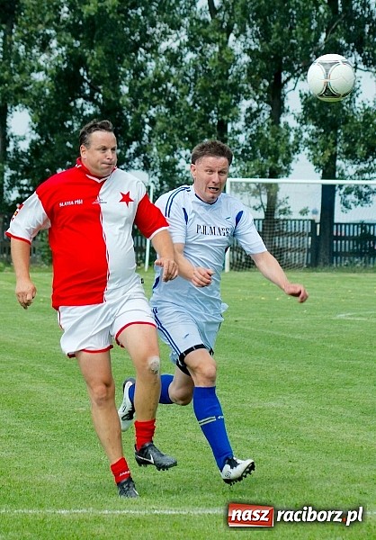 Zdjęcie w galerii na portalu naszraciborz.pl: Przednia zabawa w Owsiszczach. Oldboje Krzyżanowic z Pucharem Wójta wiadomości z regionu
