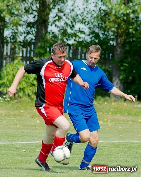 Zdjęcie w galerii na portalu naszraciborz.pl: Przednia zabawa w Owsiszczach. Oldboje Krzyżanowic z Pucharem Wójta wiadomości z regionu