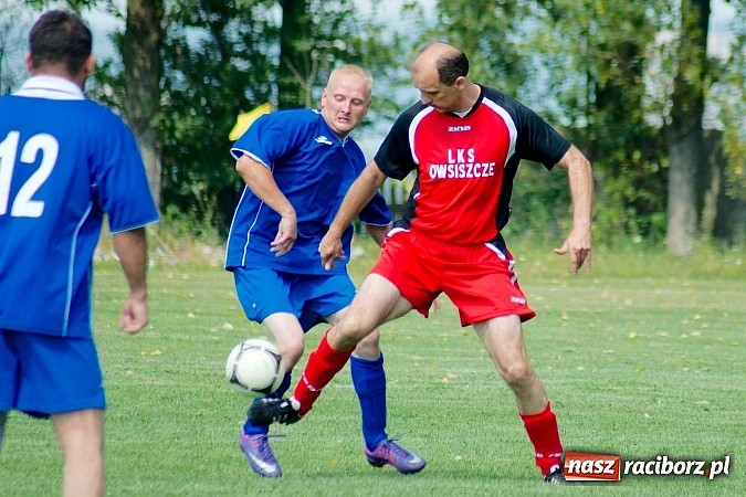 Zdjęcie w galerii na portalu naszraciborz.pl: Przednia zabawa w Owsiszczach. Oldboje Krzyżanowic z Pucharem Wójta wiadomości z regionu