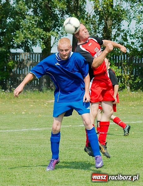 Zdjęcie w galerii na portalu naszraciborz.pl: Przednia zabawa w Owsiszczach. Oldboje Krzyżanowic z Pucharem Wójta wiadomości z regionu