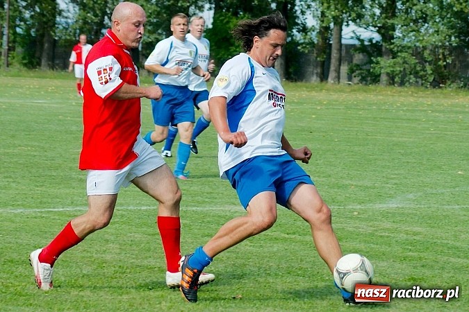 Zdjęcie w galerii na portalu naszraciborz.pl: Przednia zabawa w Owsiszczach. Oldboje Krzyżanowic z Pucharem Wójta wiadomości z regionu