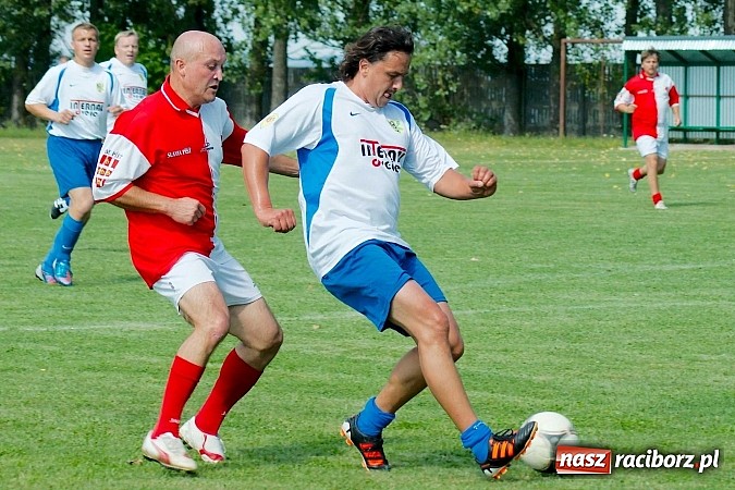 Zdjęcie w galerii na portalu naszraciborz.pl: Przednia zabawa w Owsiszczach. Oldboje Krzyżanowic z Pucharem Wójta wiadomości z regionu