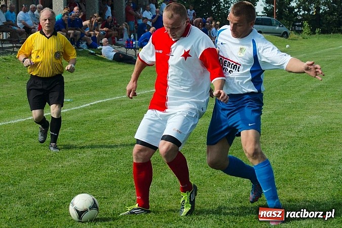 Zdjęcie w galerii na portalu naszraciborz.pl: Przednia zabawa w Owsiszczach. Oldboje Krzyżanowic z Pucharem Wójta wiadomości z regionu