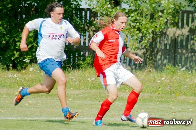 Zdjęcie w galerii na portalu naszraciborz.pl: Przednia zabawa w Owsiszczach. Oldboje Krzyżanowic z Pucharem Wójta wiadomości z regionu