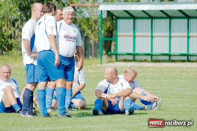 Zdjęcie w galerii na portalu naszraciborz.pl: Przednia zabawa w Owsiszczach. Oldboje Krzyżanowic z Pucharem Wójta wiadomości z regionu