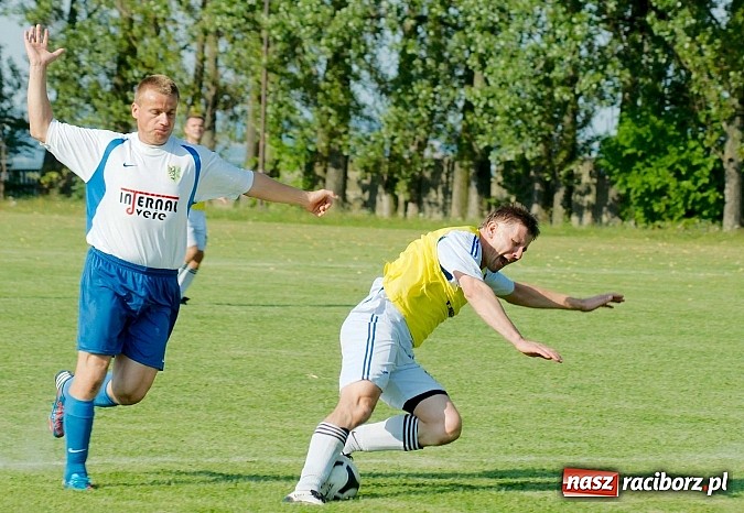 Zdjęcie w galerii na portalu naszraciborz.pl: Przednia zabawa w Owsiszczach. Oldboje Krzyżanowic z Pucharem Wójta wiadomości z regionu