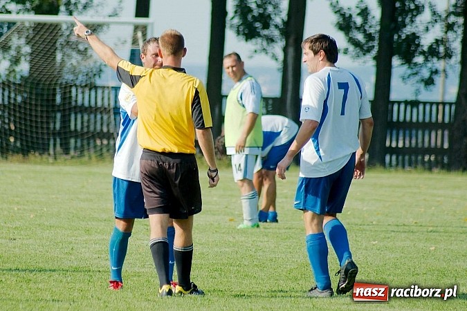 Zdjęcie w galerii na portalu naszraciborz.pl: Przednia zabawa w Owsiszczach. Oldboje Krzyżanowic z Pucharem Wójta wiadomości z regionu