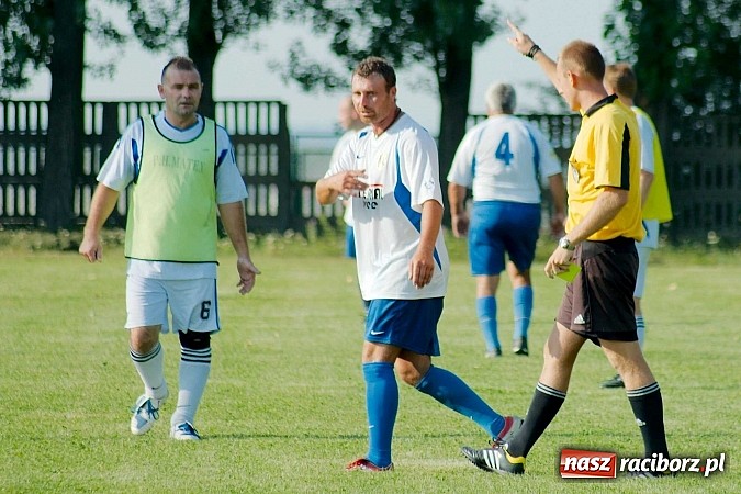 Zdjęcie w galerii na portalu naszraciborz.pl: Przednia zabawa w Owsiszczach. Oldboje Krzyżanowic z Pucharem Wójta wiadomości z regionu