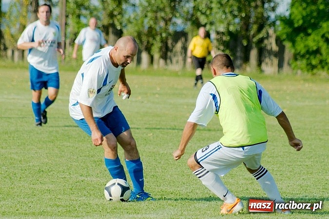Zdjęcie w galerii na portalu naszraciborz.pl: Przednia zabawa w Owsiszczach. Oldboje Krzyżanowic z Pucharem Wójta wiadomości z regionu