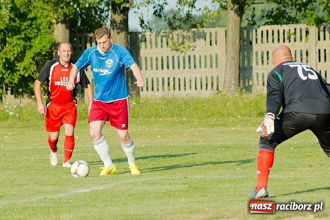 Zdjęcie w galerii na portalu naszraciborz.pl: Przednia zabawa w Owsiszczach. Oldboje Krzyżanowic z Pucharem Wójta wiadomości z regionu