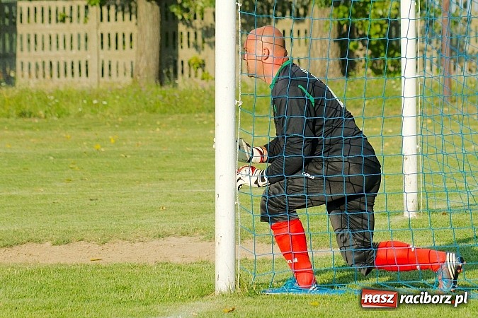 Zdjęcie w galerii na portalu naszraciborz.pl: Przednia zabawa w Owsiszczach. Oldboje Krzyżanowic z Pucharem Wójta wiadomości z regionu