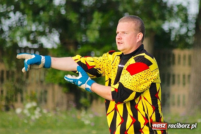 Zdjęcie w galerii na portalu naszraciborz.pl: Przednia zabawa w Owsiszczach. Oldboje Krzyżanowic z Pucharem Wójta wiadomości z regionu