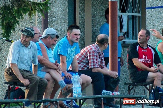 Zdjęcie w galerii na portalu naszraciborz.pl: Przednia zabawa w Owsiszczach. Oldboje Krzyżanowic z Pucharem Wójta wiadomości z regionu