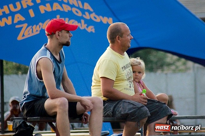 Zdjęcie w galerii na portalu naszraciborz.pl: Przednia zabawa w Owsiszczach. Oldboje Krzyżanowic z Pucharem Wójta wiadomości z regionu