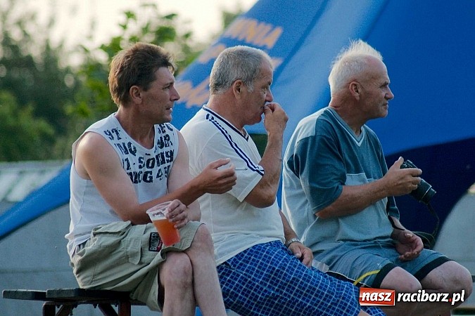 Zdjęcie w galerii na portalu naszraciborz.pl: Przednia zabawa w Owsiszczach. Oldboje Krzyżanowic z Pucharem Wójta wiadomości z regionu