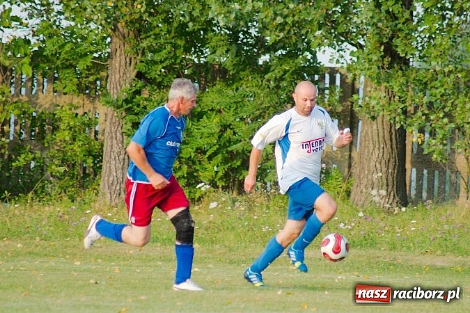 Zdjęcie w galerii na portalu naszraciborz.pl: Przednia zabawa w Owsiszczach. Oldboje Krzyżanowic z Pucharem Wójta wiadomości z regionu