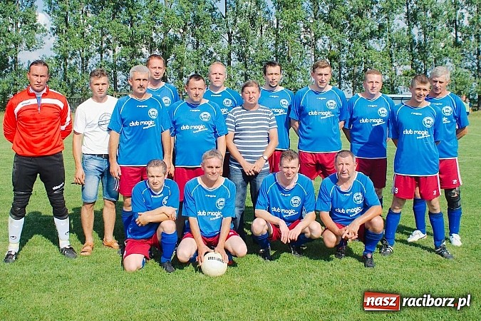 Zdjęcie w galerii na portalu naszraciborz.pl: Przednia zabawa w Owsiszczach. Oldboje Krzyżanowic z Pucharem Wójta wiadomości z regionu