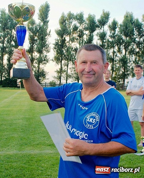 Zdjęcie w galerii na portalu naszraciborz.pl: Przednia zabawa w Owsiszczach. Oldboje Krzyżanowic z Pucharem Wójta wiadomości z regionu