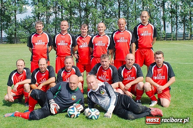 Zdjęcie w galerii na portalu naszraciborz.pl: Przednia zabawa w Owsiszczach. Oldboje Krzyżanowic z Pucharem Wójta wiadomości z regionu