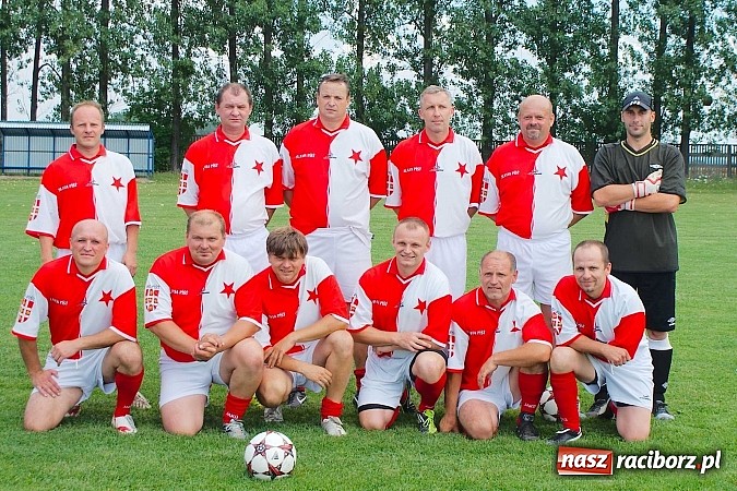 Zdjęcie w galerii na portalu naszraciborz.pl: Przednia zabawa w Owsiszczach. Oldboje Krzyżanowic z Pucharem Wójta wiadomości z regionu