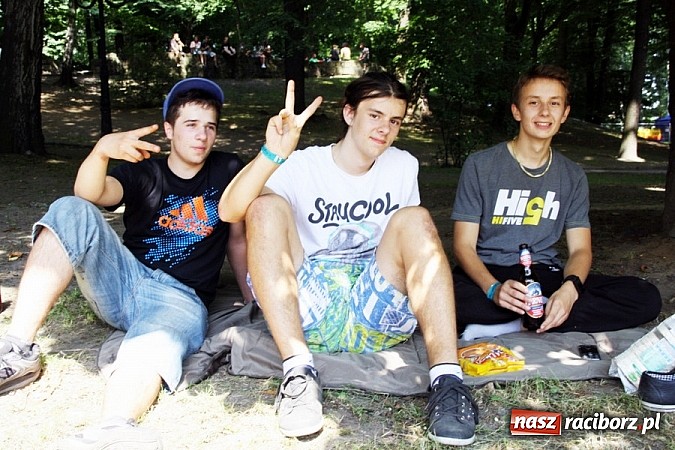 Zdjęcie w galerii na portalu naszraciborz.pl: Wodzisław Śląski: Najcieplejsze Miejsce Na Ziemi! Kamil Bednarek na finał festiwalu reggae wiadomości z regionu