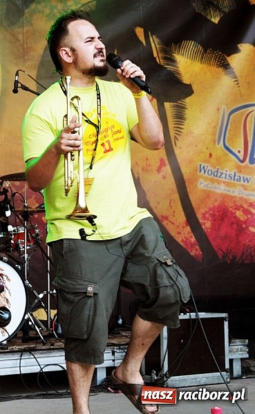 Zdjęcie w galerii na portalu naszraciborz.pl: Wodzisław Śląski: Najcieplejsze Miejsce Na Ziemi! Kamil Bednarek na finał festiwalu reggae wiadomości z regionu