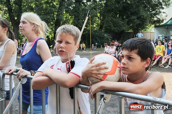 Zdjęcie w galerii na portalu naszraciborz.pl: Wodzisław Śląski: Najcieplejsze Miejsce Na Ziemi! Kamil Bednarek na finał festiwalu reggae wiadomości z regionu