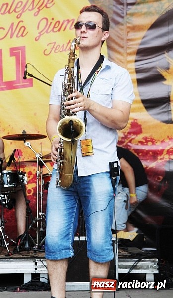 Zdjęcie w galerii na portalu naszraciborz.pl: Wodzisław Śląski: Najcieplejsze Miejsce Na Ziemi! Kamil Bednarek na finał festiwalu reggae wiadomości z regionu