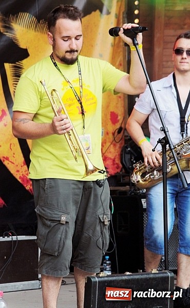 Zdjęcie w galerii na portalu naszraciborz.pl: Wodzisław Śląski: Najcieplejsze Miejsce Na Ziemi! Kamil Bednarek na finał festiwalu reggae wiadomości z regionu