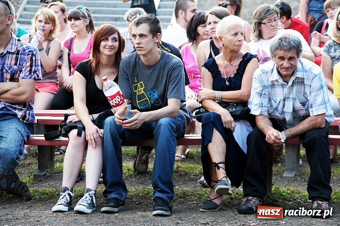 Zdjęcie w galerii na portalu naszraciborz.pl: Wodzisław Śląski: Najcieplejsze Miejsce Na Ziemi! Kamil Bednarek na finał festiwalu reggae wiadomości z regionu