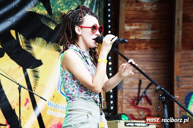 Zdjęcie w galerii na portalu naszraciborz.pl: Wodzisław Śląski: Najcieplejsze Miejsce Na Ziemi! Kamil Bednarek na finał festiwalu reggae wiadomości z regionu