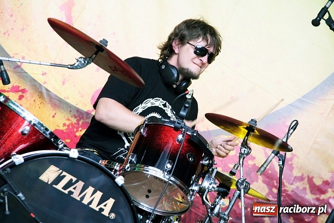 Zdjęcie w galerii na portalu naszraciborz.pl: Wodzisław Śląski: Najcieplejsze Miejsce Na Ziemi! Kamil Bednarek na finał festiwalu reggae wiadomości z regionu