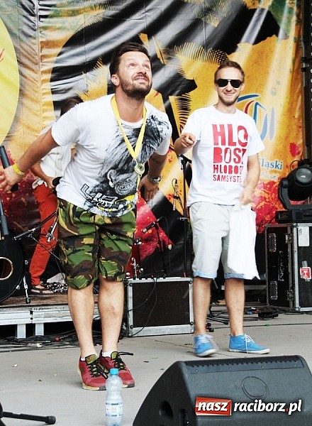 Zdjęcie w galerii na portalu naszraciborz.pl: Wodzisław Śląski: Najcieplejsze Miejsce Na Ziemi! Kamil Bednarek na finał festiwalu reggae wiadomości z regionu