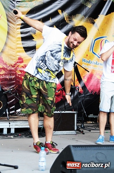Zdjęcie w galerii na portalu naszraciborz.pl: Wodzisław Śląski: Najcieplejsze Miejsce Na Ziemi! Kamil Bednarek na finał festiwalu reggae wiadomości z regionu
