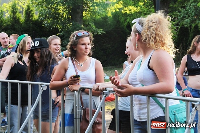 Zdjęcie w galerii na portalu naszraciborz.pl: Wodzisław Śląski: Najcieplejsze Miejsce Na Ziemi! Kamil Bednarek na finał festiwalu reggae wiadomości z regionu