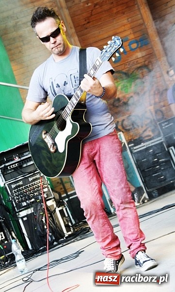 Zdjęcie w galerii na portalu naszraciborz.pl: Wodzisław Śląski: Najcieplejsze Miejsce Na Ziemi! Kamil Bednarek na finał festiwalu reggae wiadomości z regionu