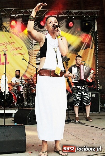 Zdjęcie w galerii na portalu naszraciborz.pl: Wodzisław Śląski: Najcieplejsze Miejsce Na Ziemi! Kamil Bednarek na finał festiwalu reggae wiadomości z regionu