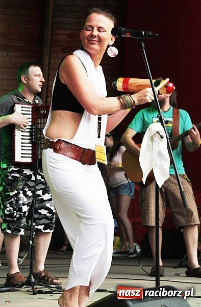 Zdjęcie w galerii na portalu naszraciborz.pl: Wodzisław Śląski: Najcieplejsze Miejsce Na Ziemi! Kamil Bednarek na finał festiwalu reggae wiadomości z regionu