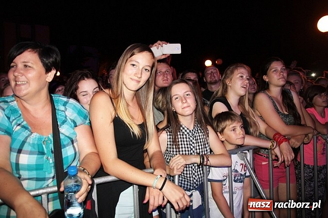 Zdjęcie w galerii na portalu naszraciborz.pl: Wodzisław Śląski: Najcieplejsze Miejsce Na Ziemi! Kamil Bednarek na finał festiwalu reggae wiadomości z regionu