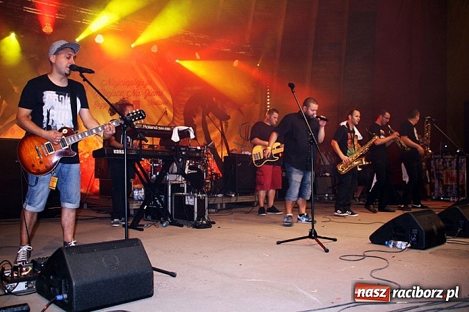 Zdjęcie w galerii na portalu naszraciborz.pl: Wodzisław Śląski: Najcieplejsze Miejsce Na Ziemi! Kamil Bednarek na finał festiwalu reggae wiadomości z regionu