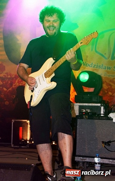 Zdjęcie w galerii na portalu naszraciborz.pl: Wodzisław Śląski: Najcieplejsze Miejsce Na Ziemi! Kamil Bednarek na finał festiwalu reggae wiadomości z regionu