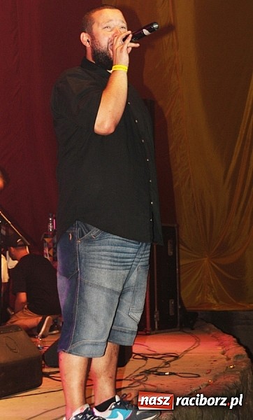 Zdjęcie w galerii na portalu naszraciborz.pl: Wodzisław Śląski: Najcieplejsze Miejsce Na Ziemi! Kamil Bednarek na finał festiwalu reggae wiadomości z regionu