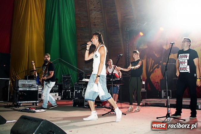 Zdjęcie w galerii na portalu naszraciborz.pl: Wodzisław Śląski: Najcieplejsze Miejsce Na Ziemi! Kamil Bednarek na finał festiwalu reggae wiadomości z regionu