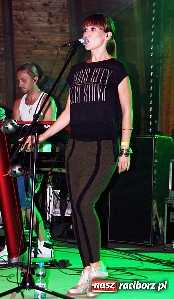 Zdjęcie w galerii na portalu naszraciborz.pl: Wodzisław Śląski: Najcieplejsze Miejsce Na Ziemi! Kamil Bednarek na finał festiwalu reggae wiadomości z regionu