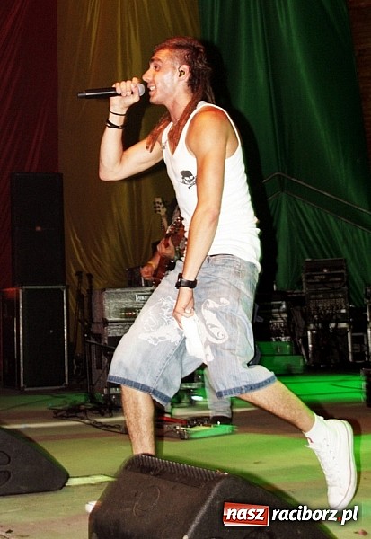 Zdjęcie w galerii na portalu naszraciborz.pl: Wodzisław Śląski: Najcieplejsze Miejsce Na Ziemi! Kamil Bednarek na finał festiwalu reggae wiadomości z regionu
